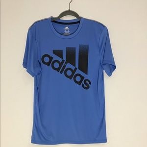 Adidas Boys T-shirt Size XL (18-20).